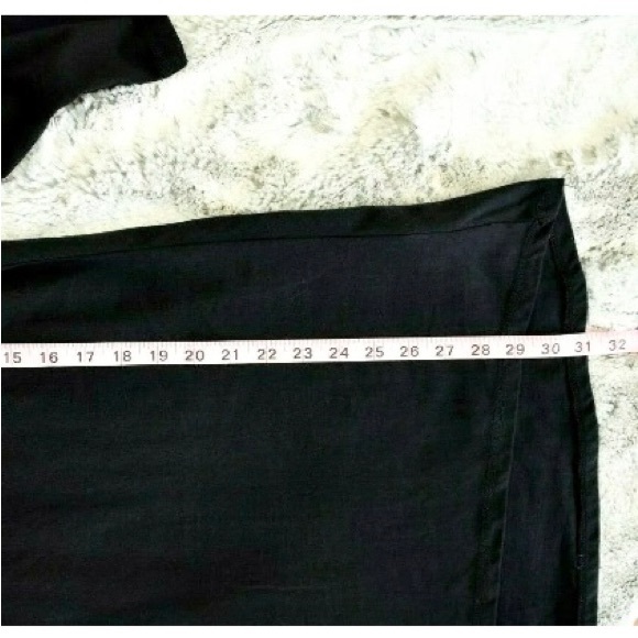 NEW Womens HANNAH Tunic Top Embellished shoulders and front Black, Sz M, NWT - Picture 5 of 10